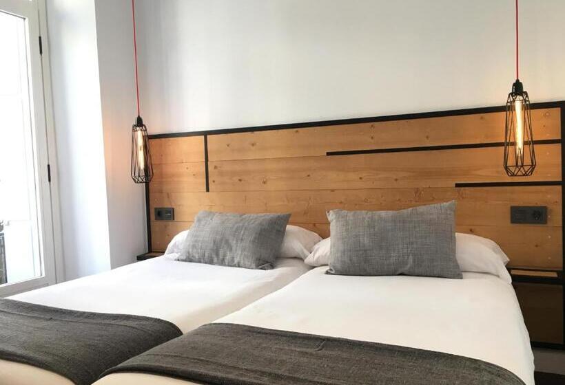 Balkonlu Standart Oda, Pension La Perla