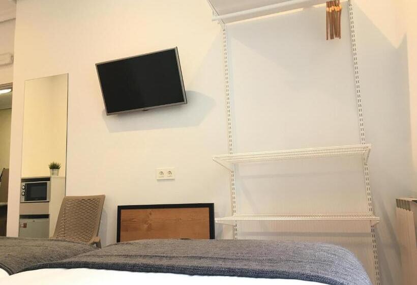 Balkonlu Standart Oda, Pension La Perla