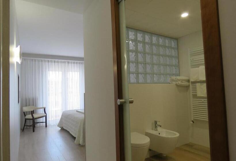 غرفة سوبيريور, Santa Anna