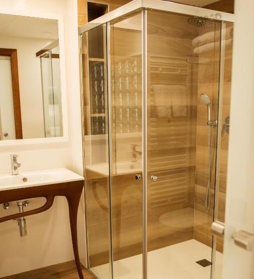 غرفة سوبيريور, Santa Anna