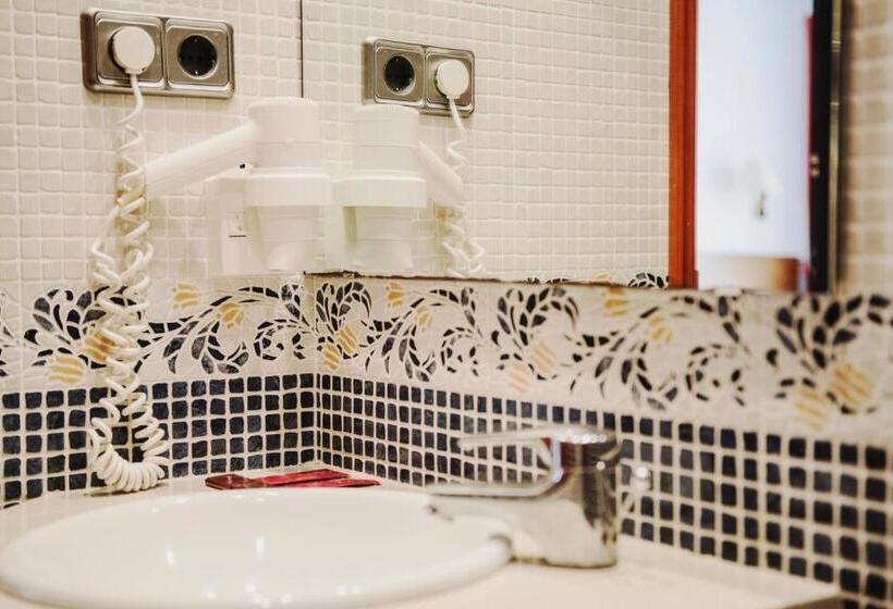 غرفة قياسية فردية, Santa Anna