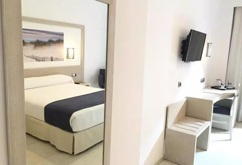 اتاق استاندارد سه نفره, Spa Cádiz Plaza