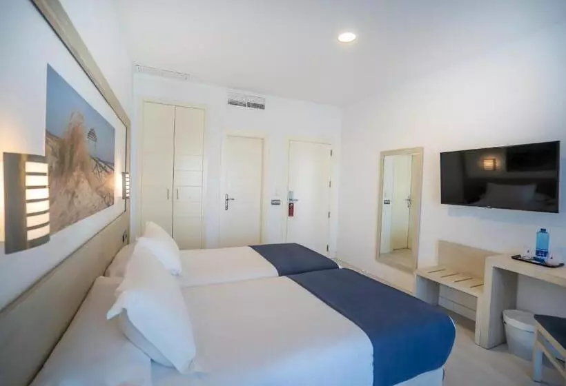 اتاق استاندارد سه نفره, Spa Cádiz Plaza