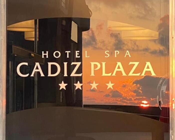اتاق سوپریور با چشم‌انداز دریا, Spa Cádiz Plaza