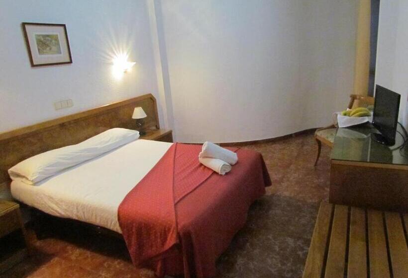 اتاق استاندارد یک نفره, Complejo Hotelero Saga