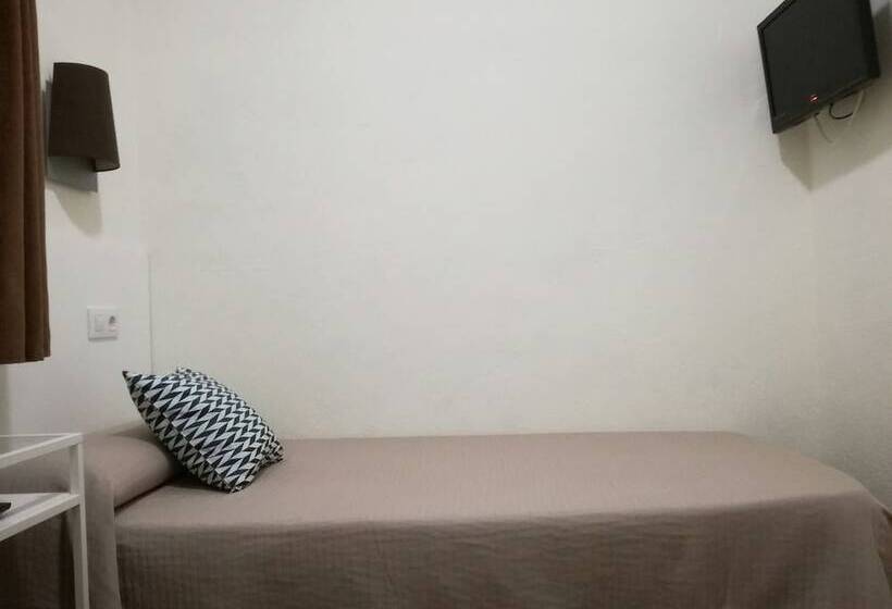 اتاق استاندارد یک تخته با سرویس بهداشتی مشترک, Hostal Lesseps