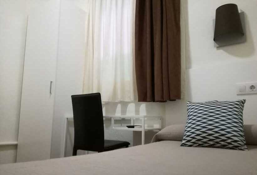 اتاق استاندارد یک تخته با سرویس بهداشتی مشترک, Hostal Lesseps