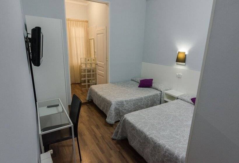 اتاق خانوادگی, Hostal Lesseps