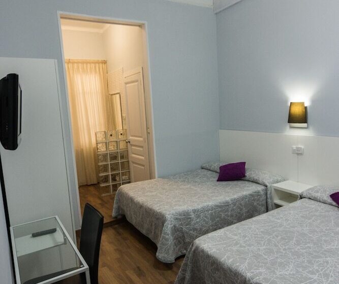 اتاق خانوادگی, Hostal Lesseps