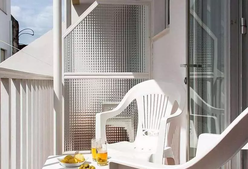 Habitación Superior con Terraza, Hostal Menurka