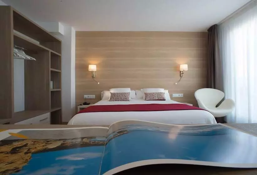 Habitación Deluxe, Hostal Menurka
