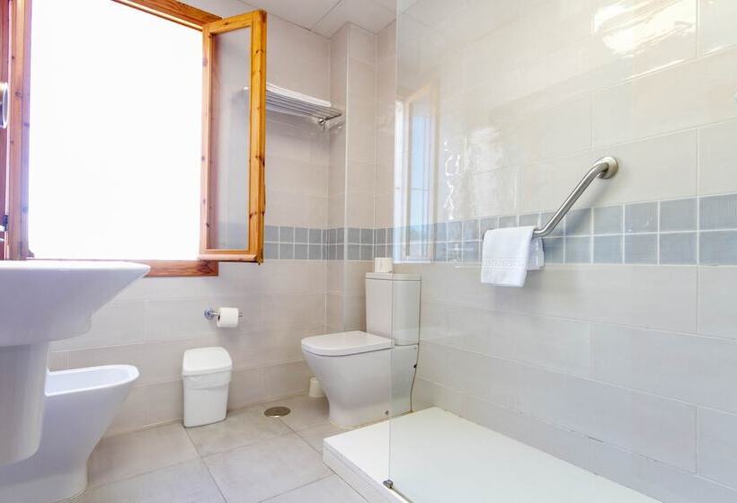 Номер Стандарт Трехместный, Hostal San Juan