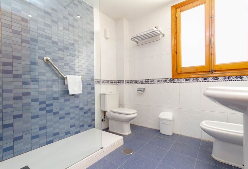 스탠다드 트리플 룸, Hostal San Juan