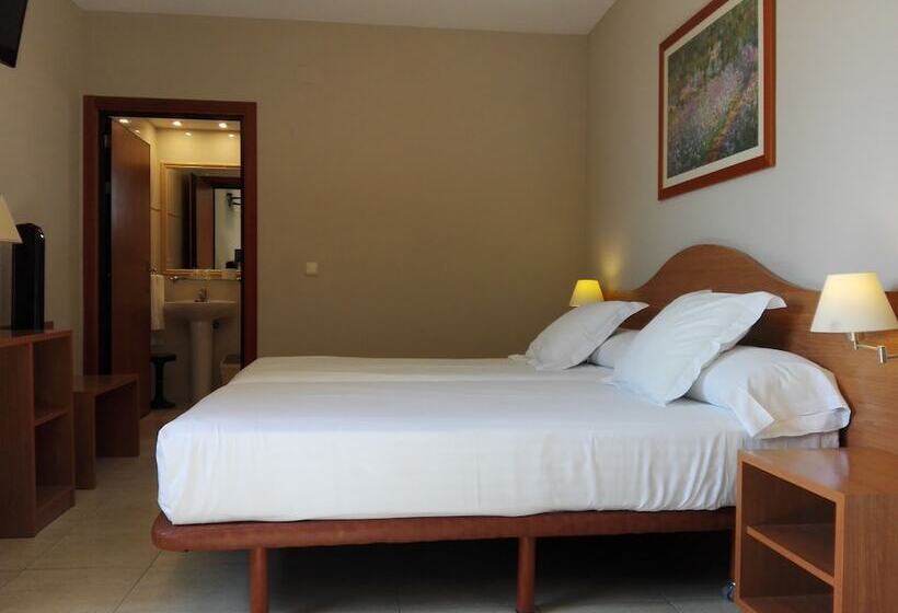 Номер Стандарт Трехместный, Hostal San Juan