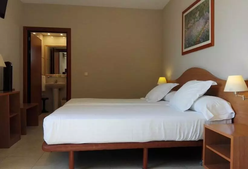 اتاق استاندارد سه نفره, Hostal San Juan