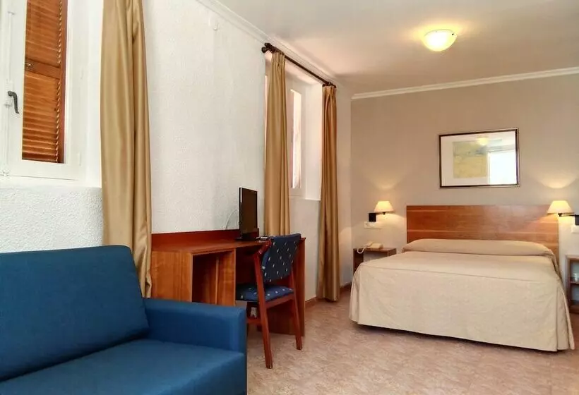 اتاق استاندارد سه نفره, Hostal San Juan