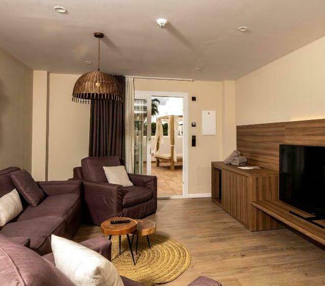 Люкс, Eques Petit Resort