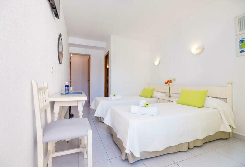 غرفة قياسية مزوَّدة بشُرفة, Garau Petit