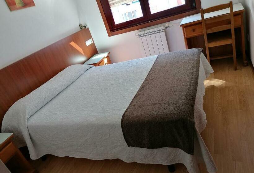 غرفة قياسية, Hostal Adelia