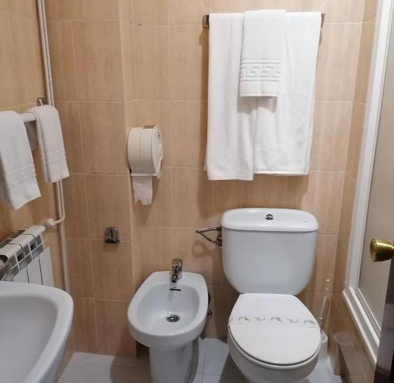 غرفة قياسية, Hostal Adelia