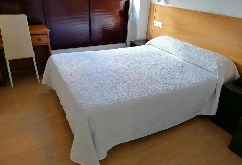 غرفة قياسية, Hostal Adelia