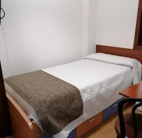 غرفة قياسية فردية, Hostal Adelia