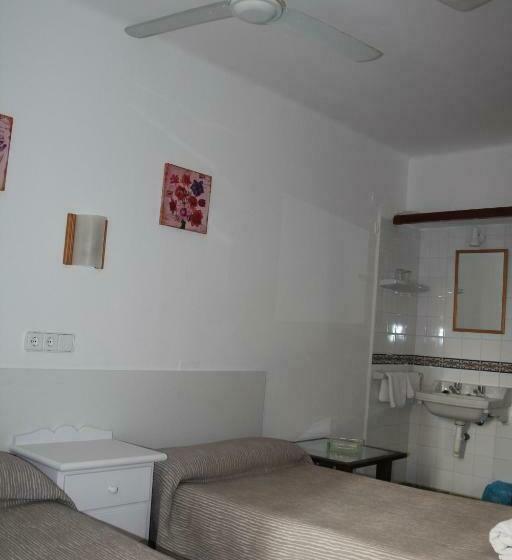 اتاق استاندارد با سرویس بهداشتی مشترک, Hostal Las Nieves