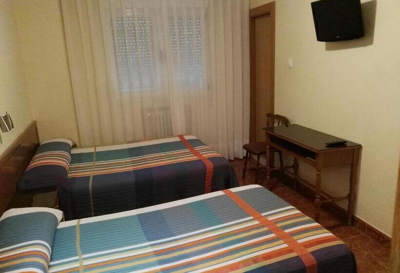 Номер Стандарт Совместная Ванная, Hostal San Felix