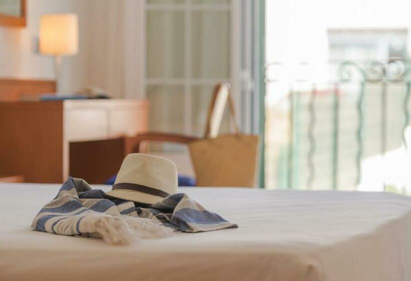 غرفة قياسية, Jeni & Restaurant