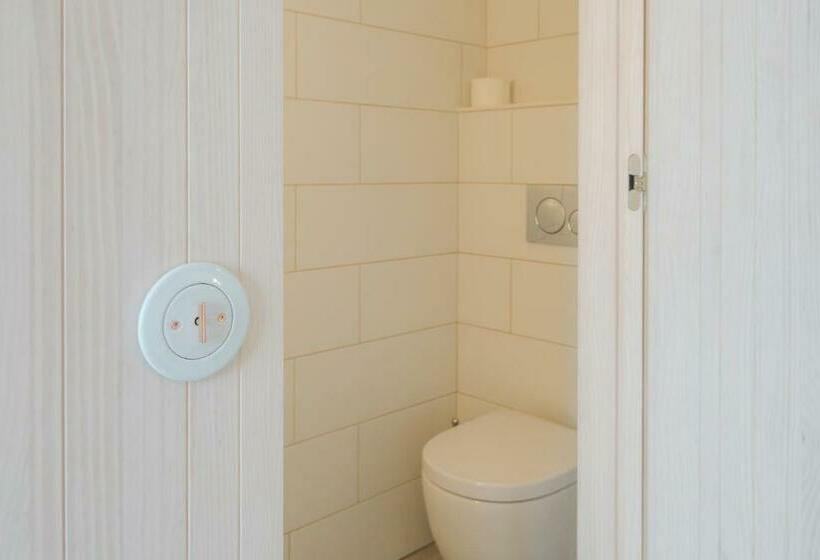 غرفة قياسية فردية, Jeni & Restaurant