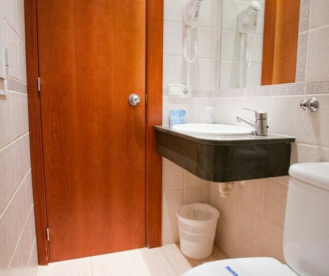 غرفة قياسية فردية, Jeni & Restaurant