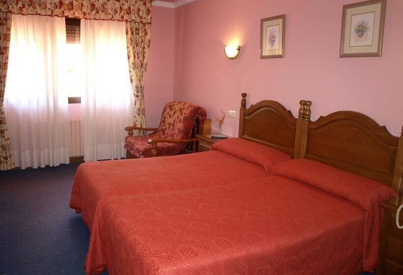 标准三人间, La Molinuca