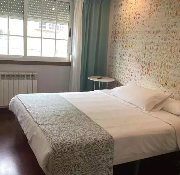 Standart Oda, Saudade Hostal Cafetería