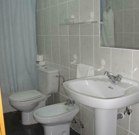 اتاق استاندارد یک نفره, Hostal Serpol