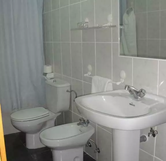 اتاق استاندارد یک نفره, Hostal Serpol