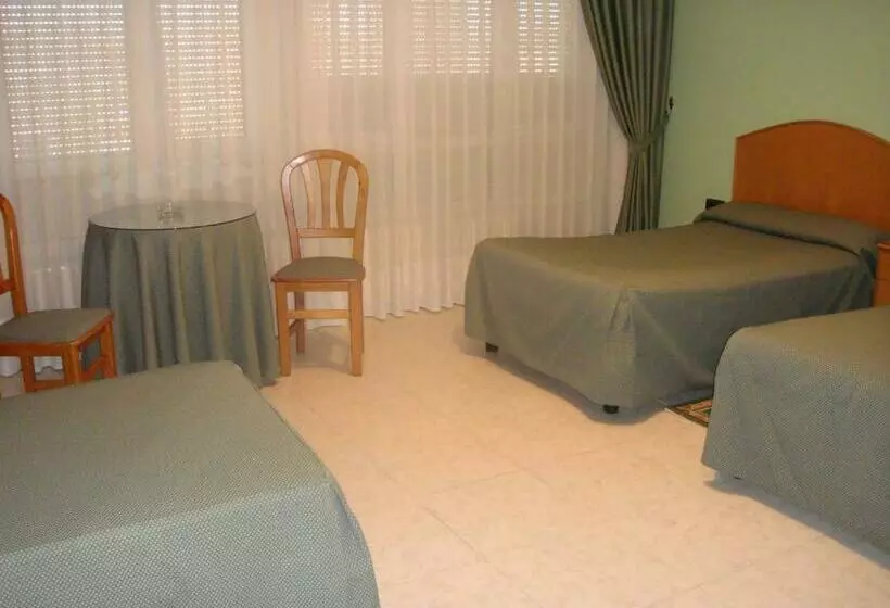 اتاق استاندارد سه نفره, Hostal Serpol