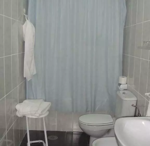 اتاق استاندارد سه نفره, Hostal Serpol