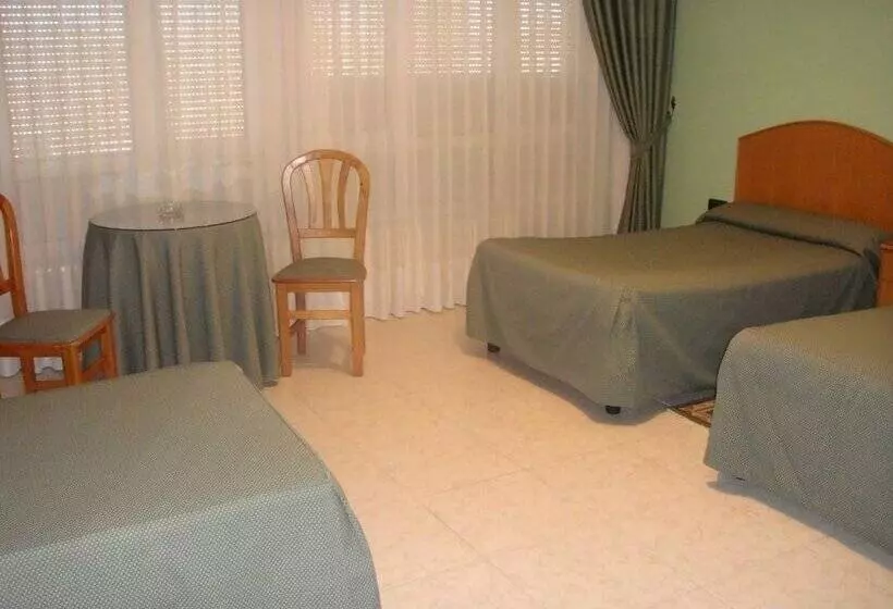 اتاق استاندارد سه نفره, Hostal Serpol