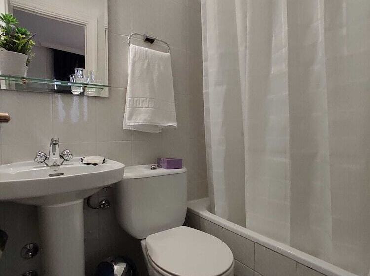 اتاق استاندارد, Hostal Alfaro