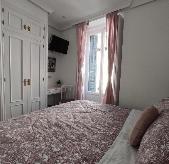 اتاق استاندارد با بالکن, Hostal Alfaro