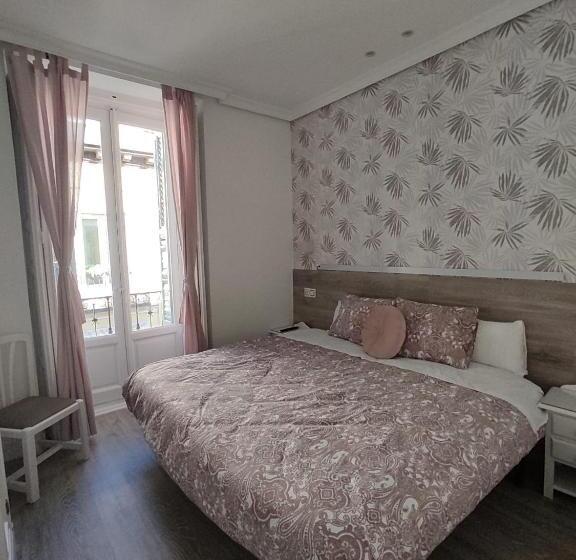 اتاق استاندارد با بالکن, Hostal Alfaro