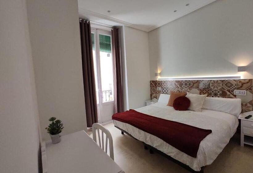 اتاق استاندارد با بالکن, Hostal Alfaro