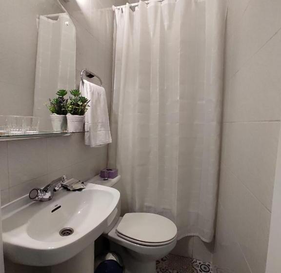 اتاق استاندارد یک تخته با بالکن, Hostal Alfaro