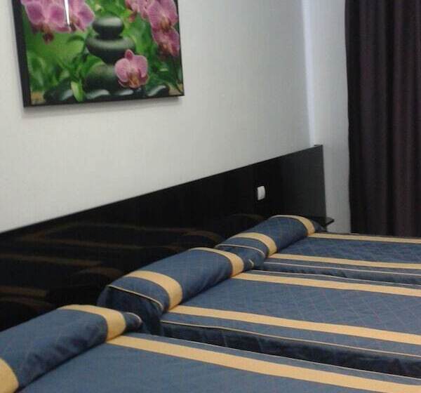 Habitación Cuádruple Estándar, Hostal Buenos Aires