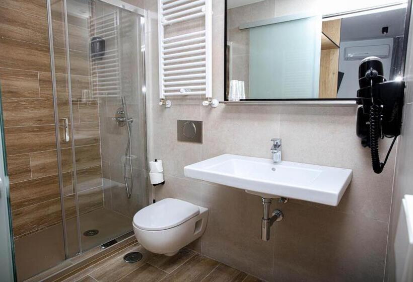 اتاق استاندارد, Hostal Castilla Ii Puerta Del Sol