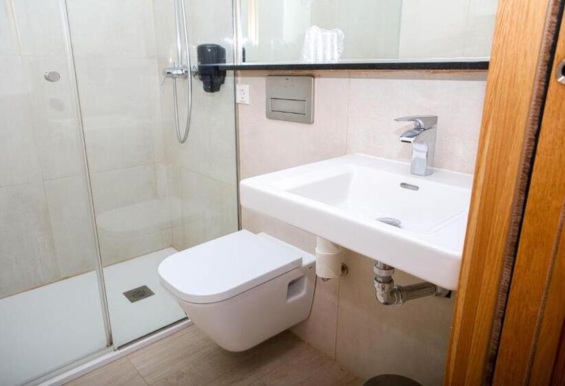 اتاق خانوادگی, Hostal Castilla Ii Puerta Del Sol