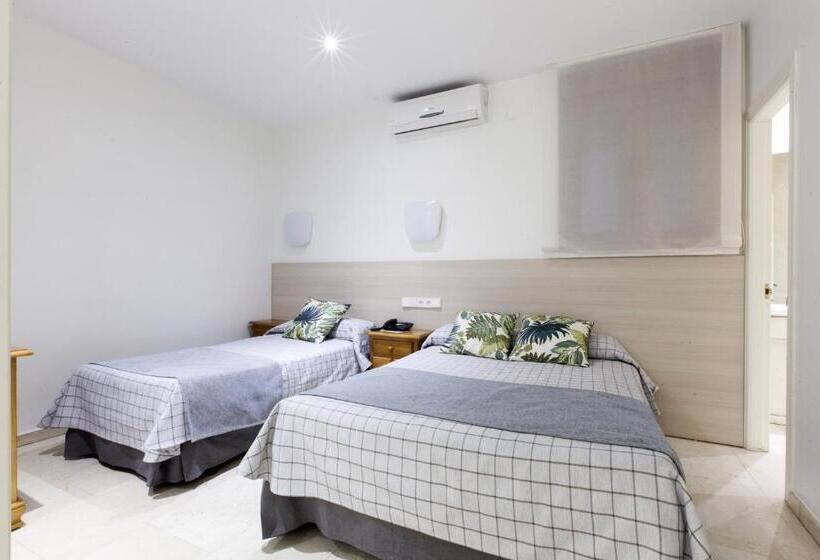 اتاق استاندارد سه نفره, Hostal Castilla Ii Puerta Del Sol