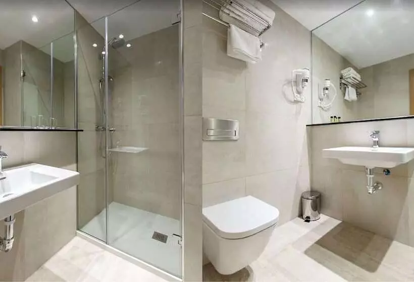 اتاق استاندارد سه نفره, Hostal Castilla Ii Puerta Del Sol