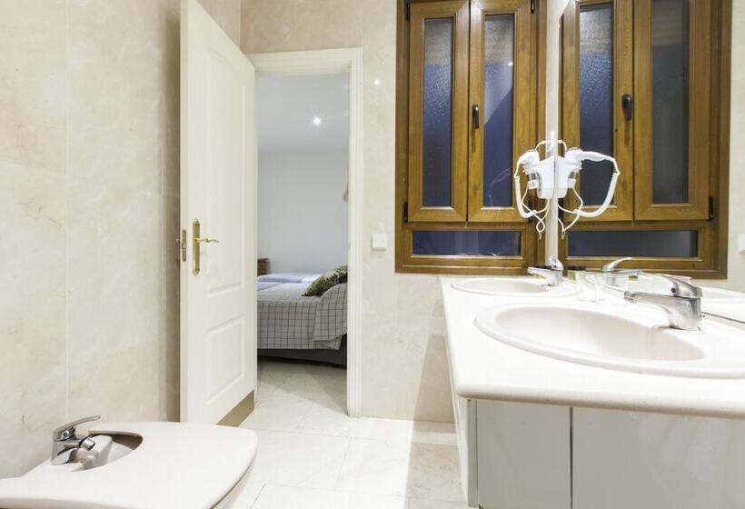 اتاق استاندارد سه نفره, Hostal Castilla Ii Puerta Del Sol