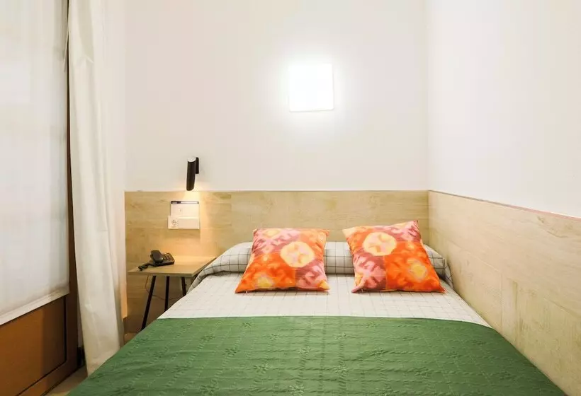 اتاق استاندارد یک نفره, Hostal Castilla Ii Puerta Del Sol